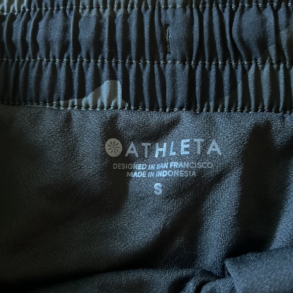 Athleta Mesh Racer Run Short 4”, size small, green camo, gently used - Picture 2 of 3
